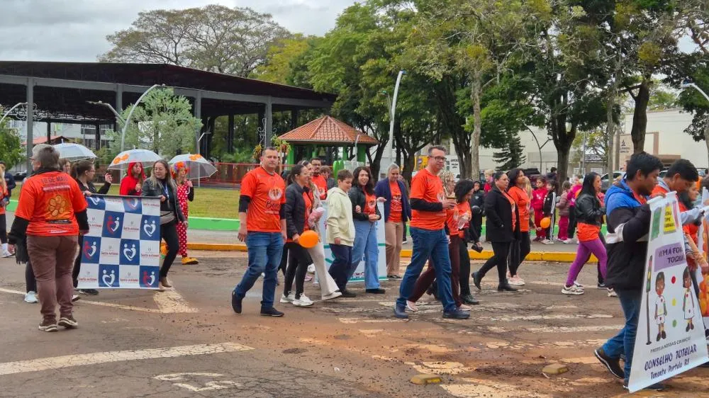 Maio Laranja mobiliza comunidade em caminhada de conscientização em Tenente Portela