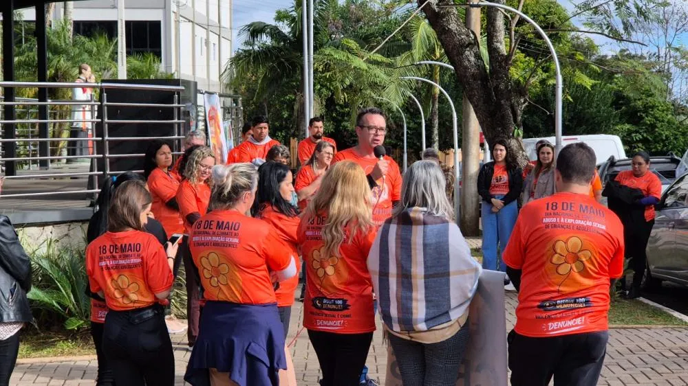Maio Laranja mobiliza comunidade em caminhada de conscientização em Tenente Portela