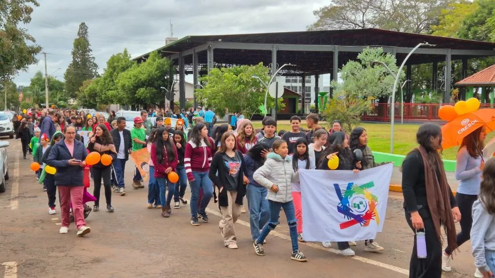 Maio Laranja mobiliza comunidade em caminhada de conscientização em Tenente Portela