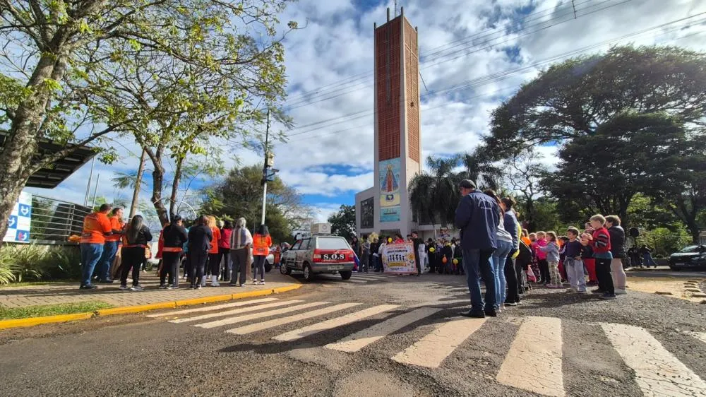 Maio Laranja mobiliza comunidade em caminhada de conscientização em Tenente Portela