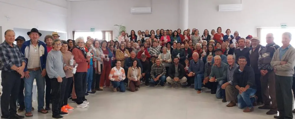 Vista Gaúcha realiza entrega de kits do Programa Mãe Gaúcha