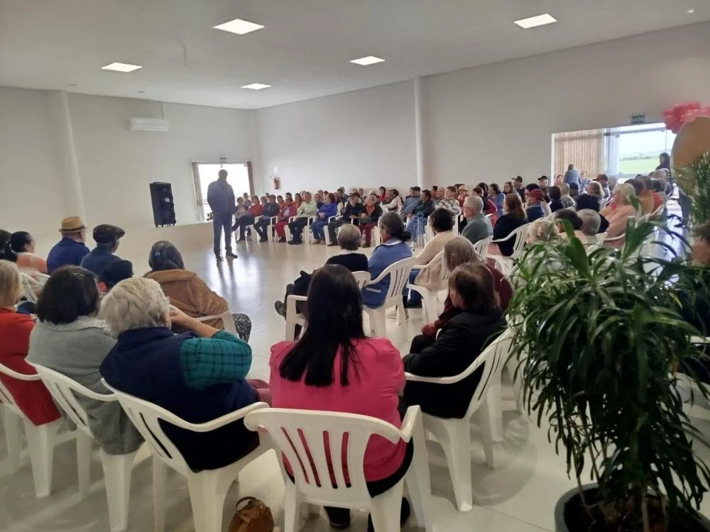 Vista Gaúcha realiza entrega de kits do Programa Mãe Gaúcha