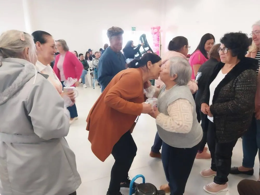 Vista Gaúcha realiza entrega de kits do Programa Mãe Gaúcha