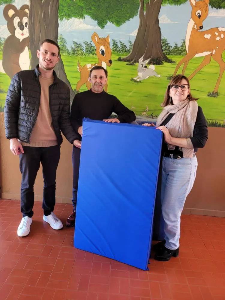 Administração Municipal realiza entrega de colchonetes para escolas da rede municipal