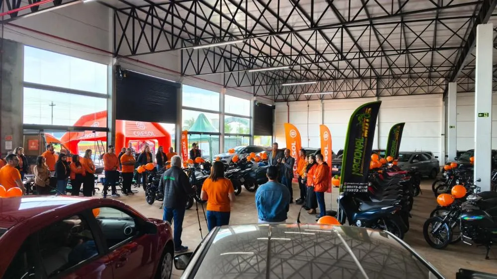 Prefeito prestigia abertura do Feirão de Automóveis e Motos da Cresol em Tenente Portela