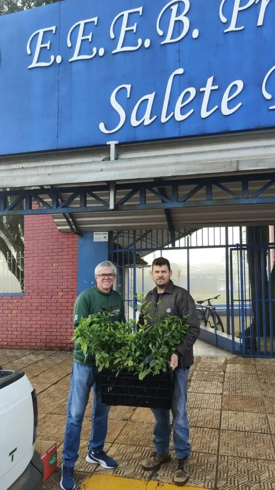 Secretaria de Agricultura e Meio Ambiente realiza entrega de 500 mudas de árvores nativas em Tenente Portela