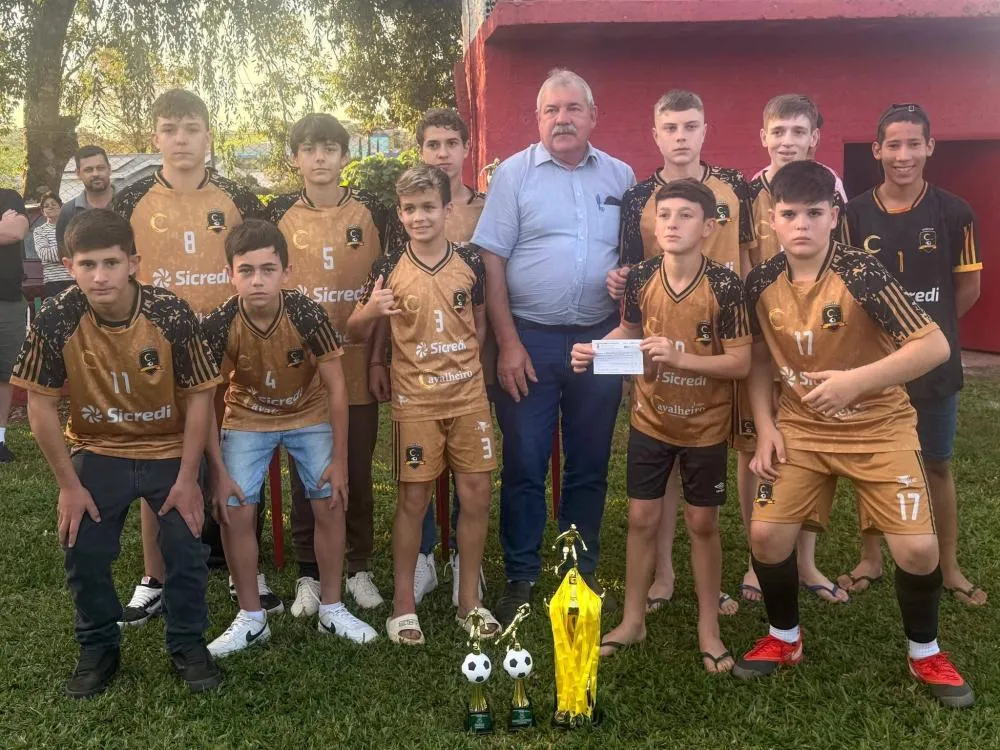 Finais do Campeonato Municipal de Futebol Sete reúnem cerca de mil pessoas em Vista Gaúcha