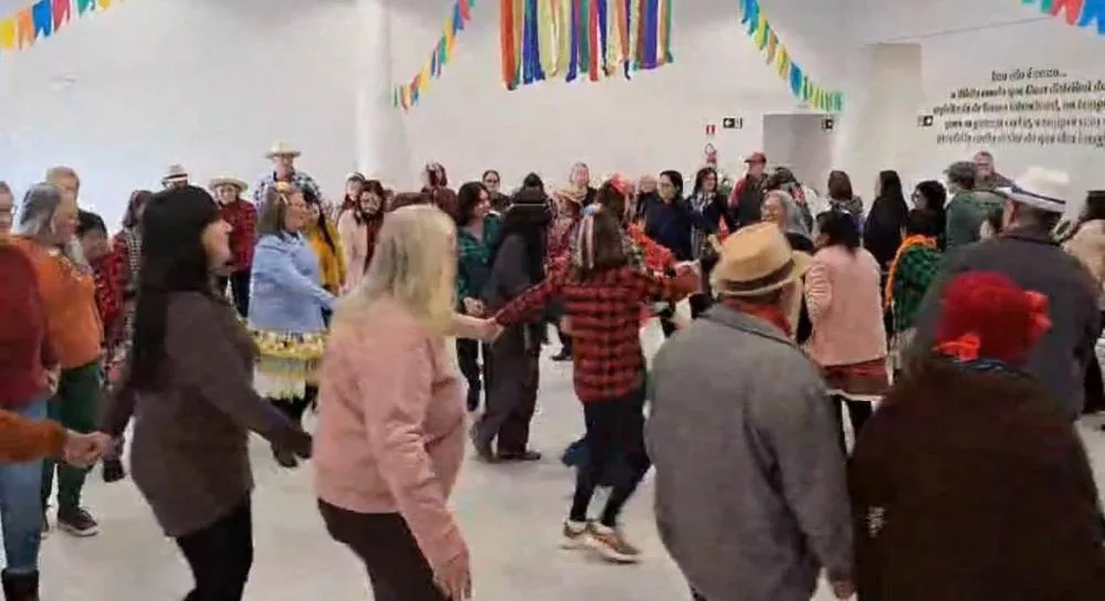 Festa Junina promove integração e momentos de alegria para idosos do Grupo Reviver