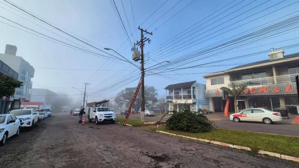 Operação Poste Limpo inicia força-tarefa para organizar fiação urbana em Tenente Portela