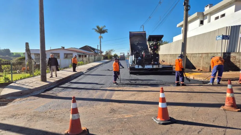 Pavimentação avança em quatro quadras e Prefeitura anuncia novas etapas de obras em Tenente Portela