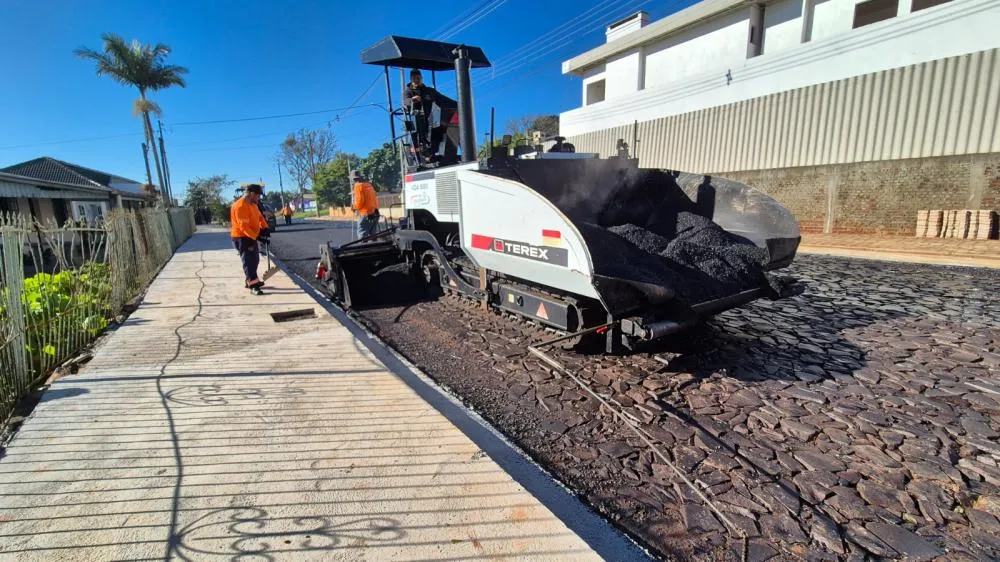 Pavimentação avança em quatro quadras e Prefeitura anuncia novas etapas de obras em Tenente Portela