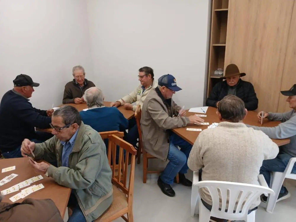 Grupo de Idosos Reviver promove torneio de bolãozinho, canastra e bocha em Vista Gaúcha