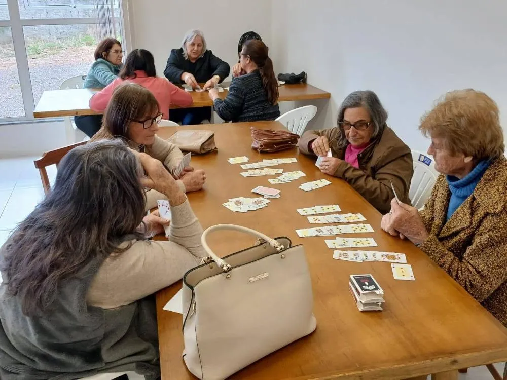 Grupo de Idosos Reviver promove torneio de bolãozinho, canastra e bocha em Vista Gaúcha