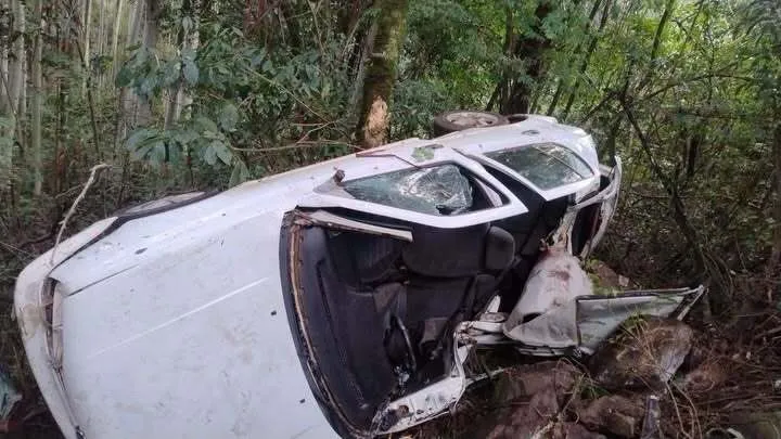 Dois jovens morrem após capotamento na RSC-472, em Três Passos