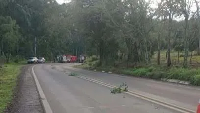 Dois jovens morrem após capotamento na RSC-472, em Três Passos