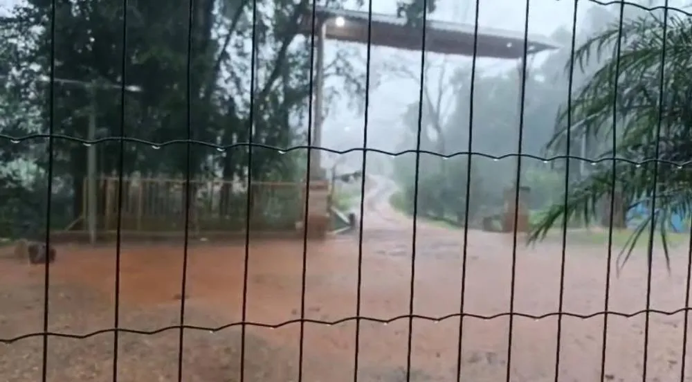 Chuvas causam alagamentos pontuais e interrupções temporárias em estradas de Vista Gaúcha