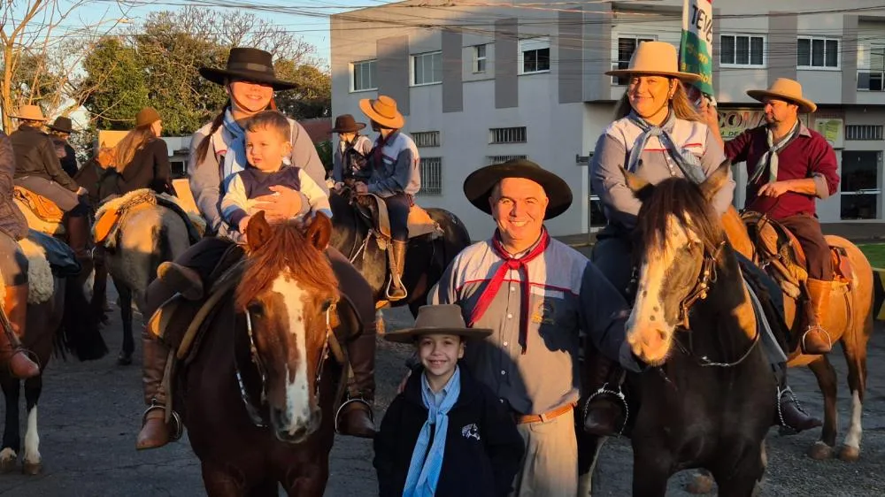 27ª Cavalgada Tenente Mário Portela Fagundes inicia com recorde de participantes e celebra a tradição gaúcha