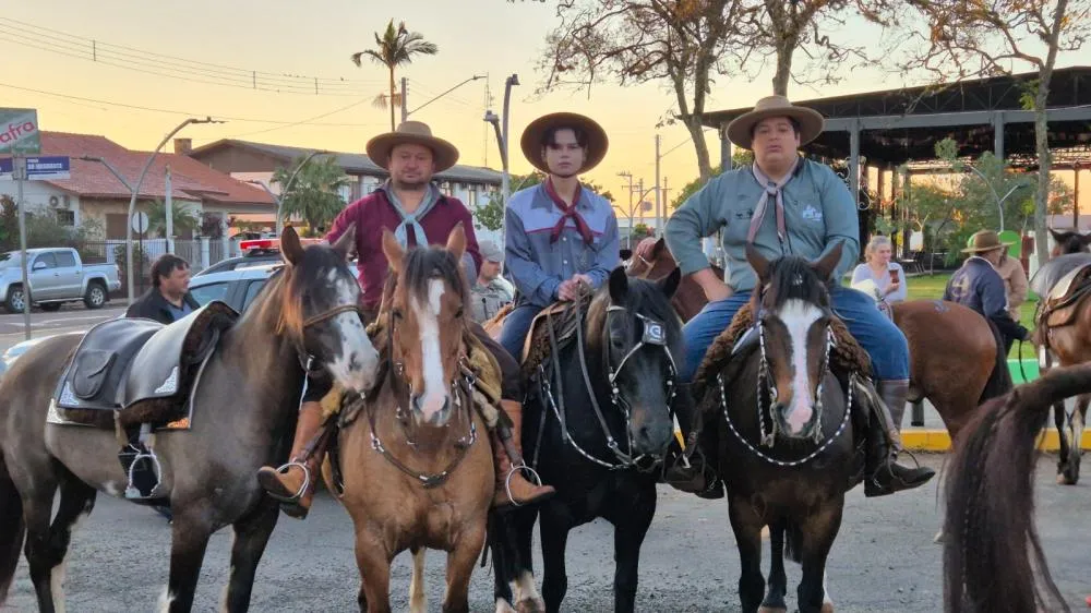 27ª Cavalgada Tenente Mário Portela Fagundes inicia com recorde de participantes e celebra a tradição gaúcha