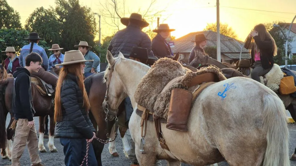 27ª Cavalgada Tenente Mário Portela Fagundes inicia com recorde de participantes e celebra a tradição gaúcha