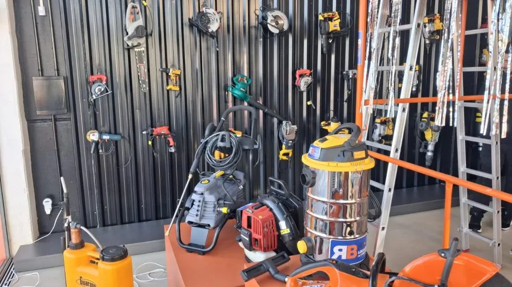 RB Locações é inaugurada como primeira empresa especializada em locação de equipamentos de Tenente Portela