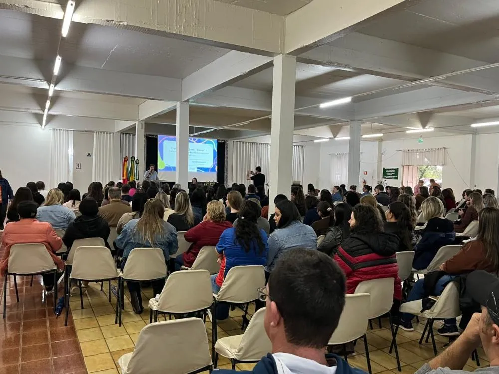 Parada pedagógica une saúde mental e qualificação do ensino em Tenente Portela