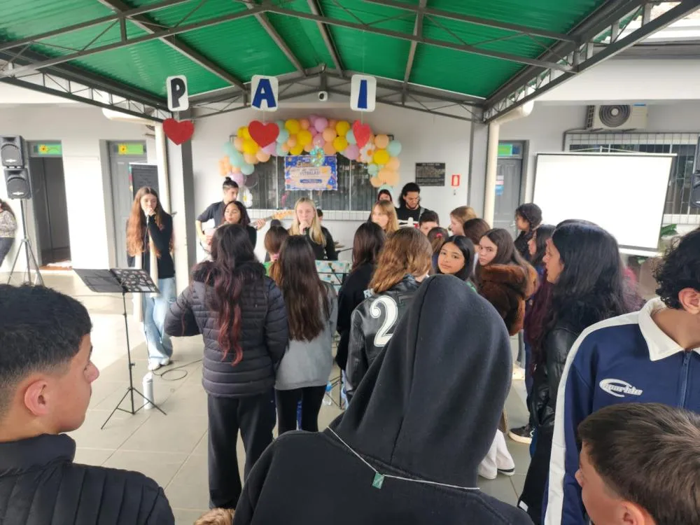 Banda IF Musical se apresenta na Escola Estadual Tenente Portela