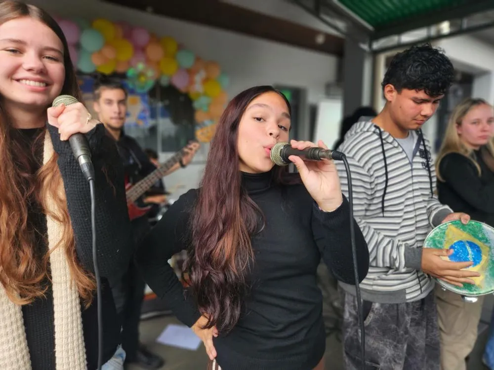 Banda IF Musical se apresenta na Escola Estadual Tenente Portela