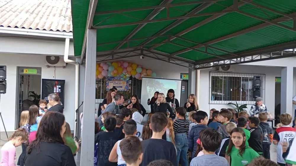 Banda IF Musical se apresenta na Escola Estadual Tenente Portela
