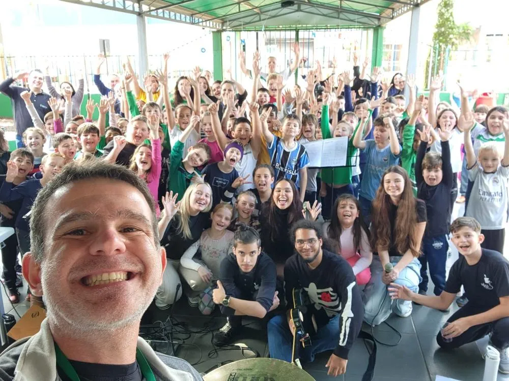 Banda IF Musical se apresenta na Escola Estadual Tenente Portela