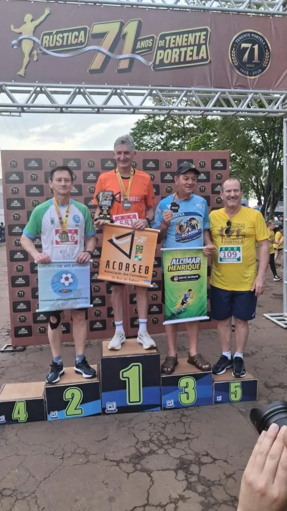 Rústica dos 71 anos reúne 550 atletas e transforma ruas de Tenente Portela em festa do esporte
