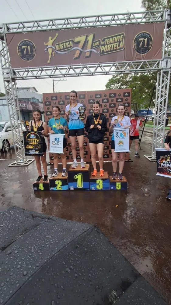 Rústica dos 71 anos reúne 550 atletas e transforma ruas de Tenente Portela em festa do esporte
