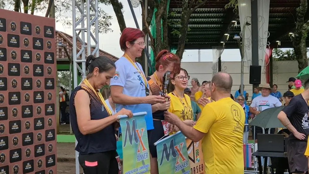 Rústica dos 71 anos reúne 550 atletas e transforma ruas de Tenente Portela em festa do esporte