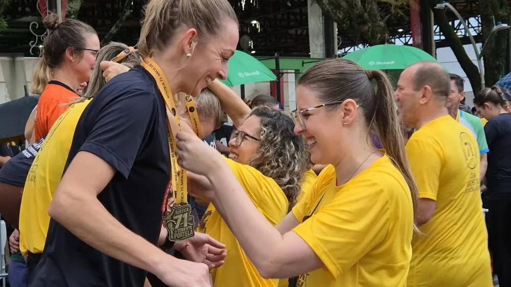 Rústica dos 71 anos reúne 550 atletas e transforma ruas de Tenente Portela em festa do esporte