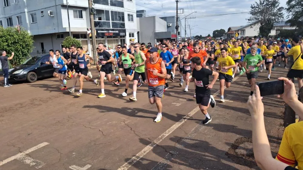 Rústica dos 71 anos reúne 550 atletas e transforma ruas de Tenente Portela em festa do esporte