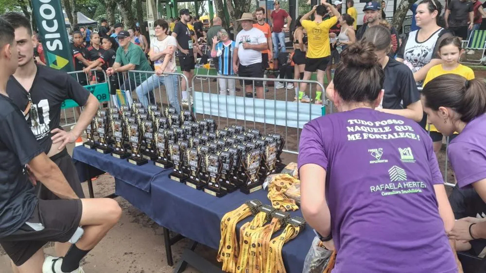 Rústica dos 71 anos reúne 550 atletas e transforma ruas de Tenente Portela em festa do esporte