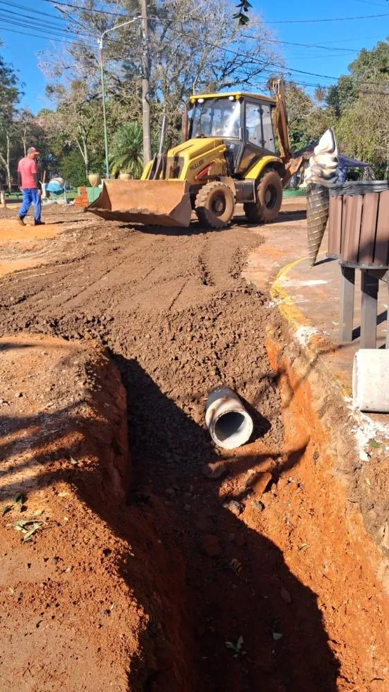 Tubulação prepara Avenida Luís Carlos Prestes para novo recapeamento