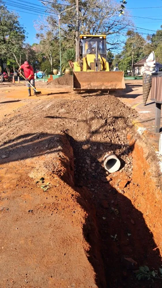 Tubulação prepara Avenida Luís Carlos Prestes para novo recapeamento