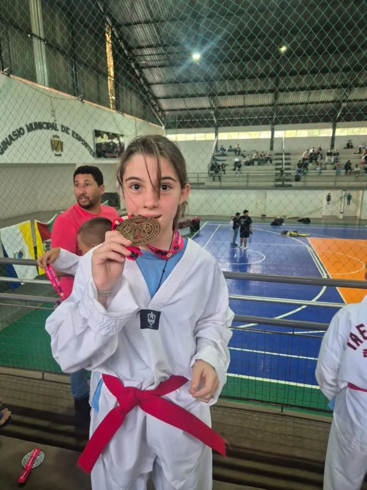 Atletas de Barra do Guarita conquistam 15 medalhas na 2ª Copa Noroeste de Taekwondo