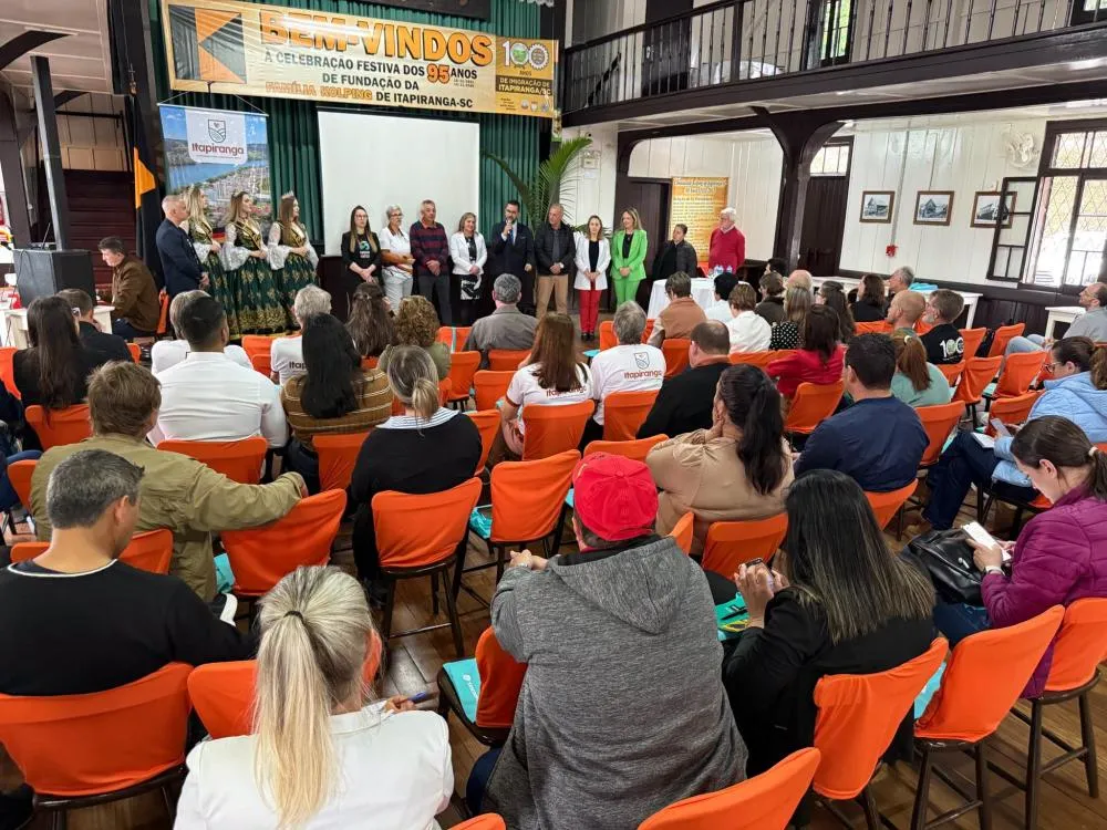 Derrubadas participa de encontro regional sobre turismo em Itapiranga