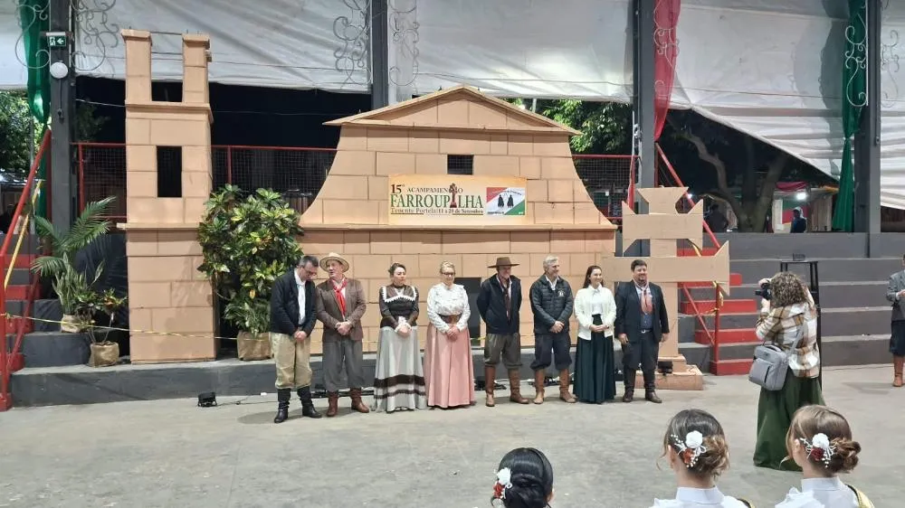 Chama Crioula marca abertura oficial do 15º Acampamento Farroupilha em Tenente Portela