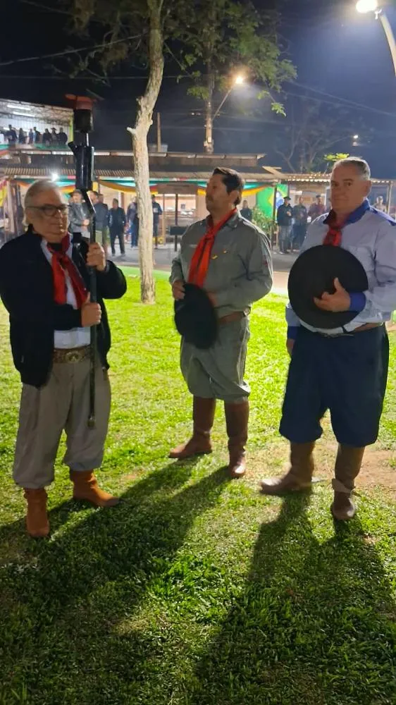 Chama Crioula marca abertura oficial do 15º Acampamento Farroupilha em Tenente Portela