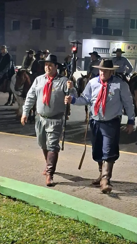 Chama Crioula marca abertura oficial do 15º Acampamento Farroupilha em Tenente Portela