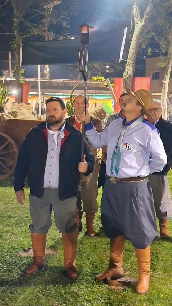 Chama Crioula marca abertura oficial do 15º Acampamento Farroupilha em Tenente Portela