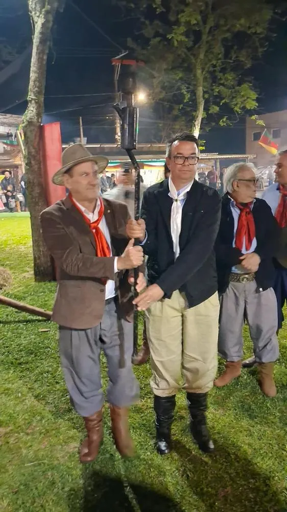 Chama Crioula marca abertura oficial do 15º Acampamento Farroupilha em Tenente Portela