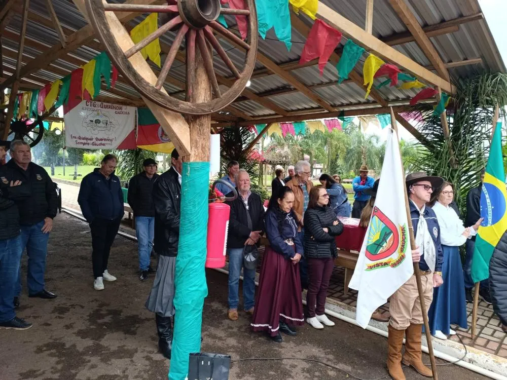 7º Acampamento Farroupilha de Vista Gaúcha é aberto com a chegada da Chama Crioula