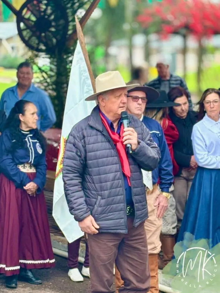 7º Acampamento Farroupilha de Vista Gaúcha é aberto com a chegada da Chama Crioula