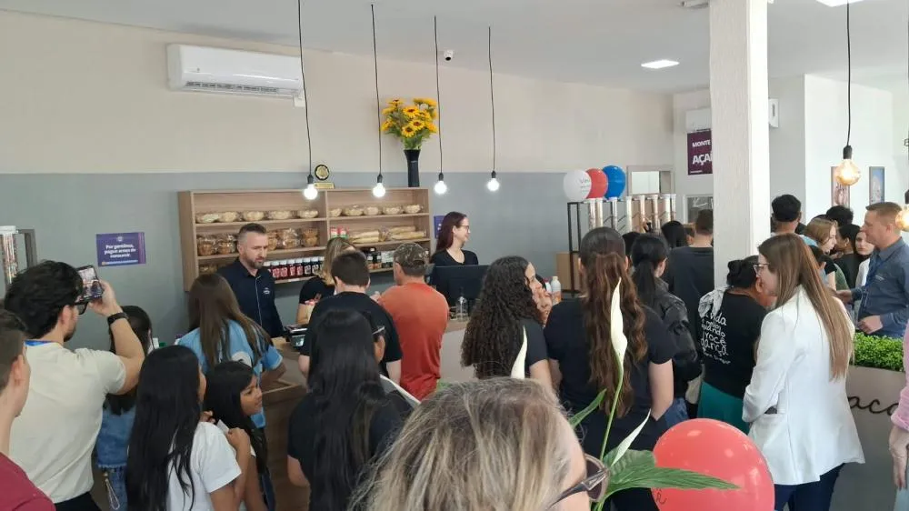 Cremolatto reinaugura loja em Tenente Portela com ambiente renovado e novas estruturas