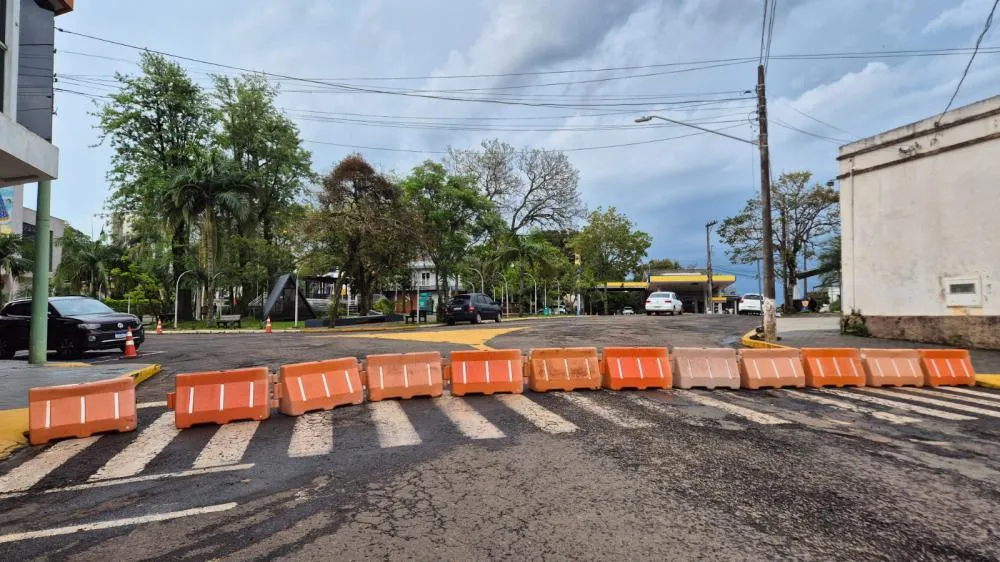 Vias centrais são interditadas para início do recapeamento em Tenente Portela