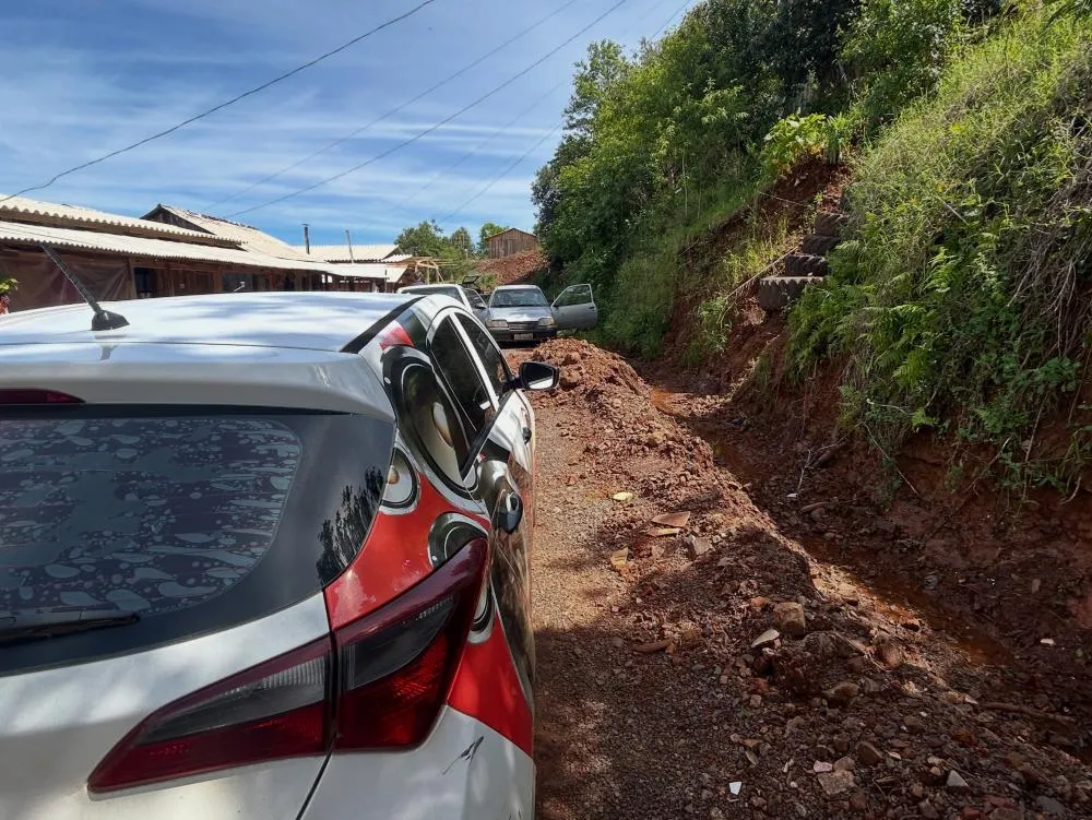 Moradores do Bairro Esperança cobram solução para problemas de drenagem em Miraguaí