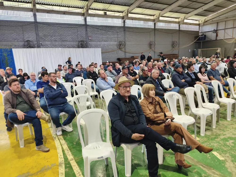 Seminário regional reúne produtores para discutir cadeia produtiva da tilápia em Tenente Portela